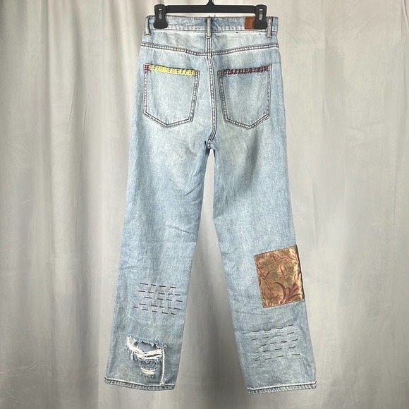 BDG‎ Cowboy Jean With Patchwork Detailing Lightwash Distressed Straight Leg - Picture 5 of 11